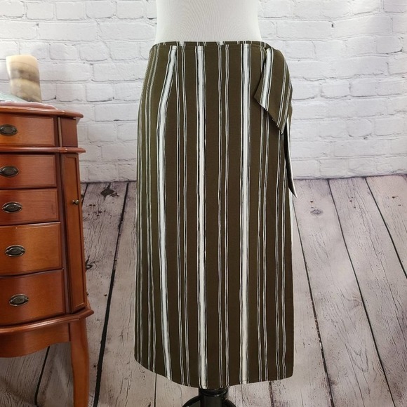Evereve brown skirt with multi colored stripes - Picture 4 of 14